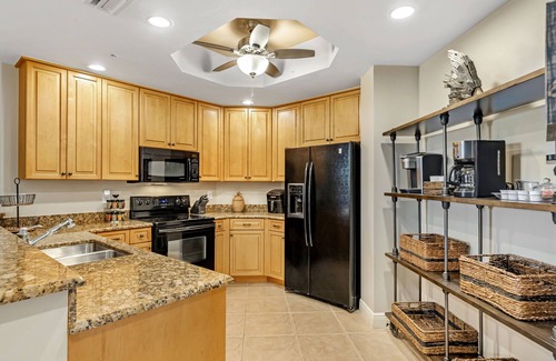 Cape Harbour Condominio | Luxury outdoor patio A+Amenities! Cape Coral FL 3B/2B