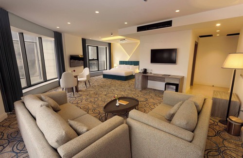 Al Swaifyeh Hotel | Luxury Palace Hotel