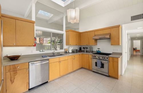 Old Las Palmas Casa | Luxury Palm Springs Estate 3Bedroom House & 3 Casitas, Salt Water Pool & HotTub