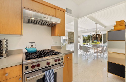 Old Las Palmas Casa | Luxury Palm Springs Estate 3Bedroom House & 3 Casitas, Salt Water Pool & HotTub