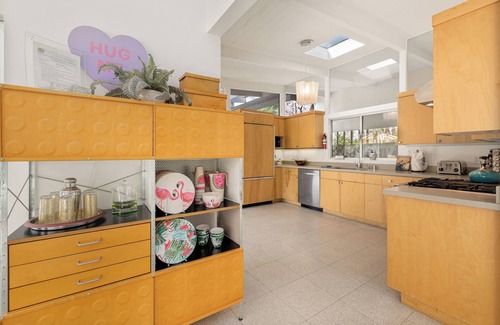 Old Las Palmas Casa | Luxury Palm Springs Estate 3Bedroom House & 3 Casitas, Salt Water Pool & HotTub