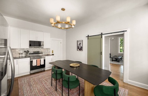 Pendleton Apartamento | Luxury Parkside 2BR w Views | Walk to Everything