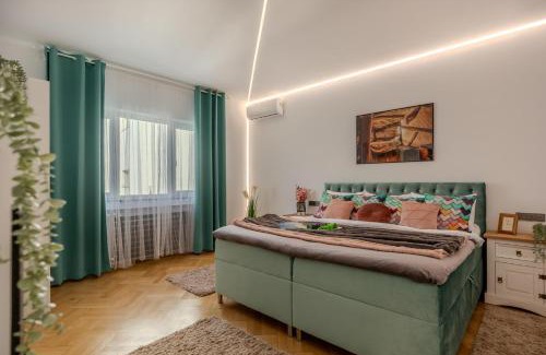 Bucharest City-Centre Apartamento | Luxury Penthouse - 2 BR Jacuzzi Apart near Grand Hotel at Universitate