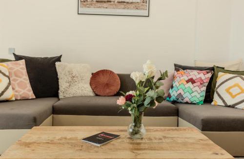 Bucharest City-Centre Apartamento | Luxury Penthouse - 2 BR Jacuzzi Apart near Grand Hotel at Universitate