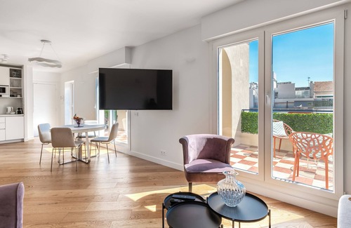 Gambetta Apartamento | Luxury Penthouse 2BDR/2BATH Terrace 3min Promenade