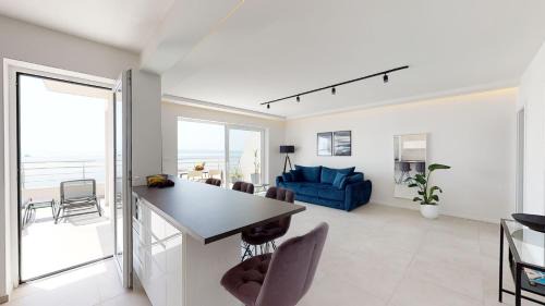 Tucepi Apartamento | Luxury Penthouse Adriatic Blue - On the beach