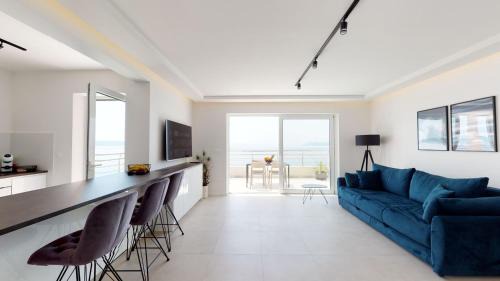 Tucepi Apartamento | Luxury Penthouse Adriatic Blue - On the beach