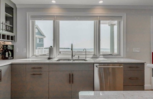 Pine Point Condominio | Luxury Penthouse Condo only steps away from Pine Point Beach