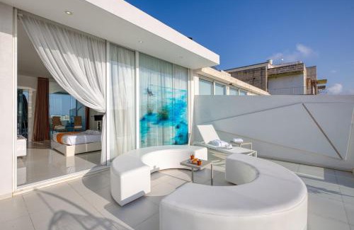 Tal-Ghoqod Apartamento | Luxury Penthouse in Swieqi with In and Outdoor Pool