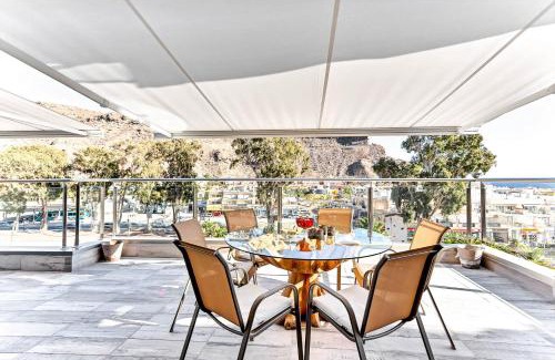 Lomo Quiebre Apartamento | Luxury Penthouse Puerto de Mogan with great terrace and sea view