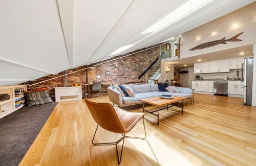 Old Port Casa | Luxury Penthouse Steps from Downtown Portland