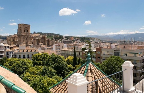 Centro - Sagrario Apartamento | Ático de lujo. ¡Vistas, terraza y piscina!