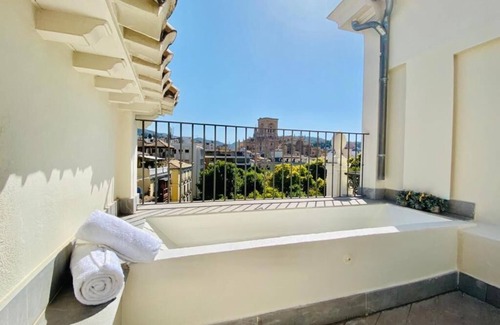 Centro - Sagrario Apartamento | Ático de lujo. ¡Vistas, terraza y piscina!