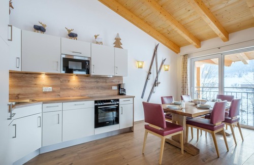 Werfenweng Apartamento | Luxury penthouse with idyllic mountain views