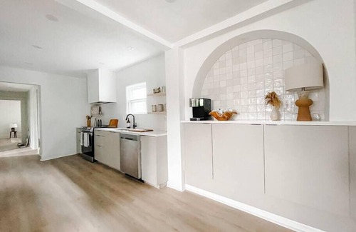 Pittsford Casa | *Luxury Pittsford Village 3Br at the Demler House*