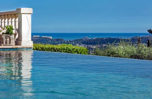 Saint-Paul-de-Vence Apartamento | Luxury Pool Apartment at Villa Seburga