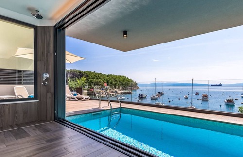 Zurkovo Villa | villa piscina lujo que sólo unos pasos de mar Adriático con una vista al mar panorámica
