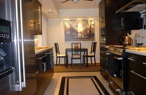 Paradise Valley Village Condominio | Junto a la piscina de lujo Condo Amueblado Elegantemente un hogar lejos del hogar