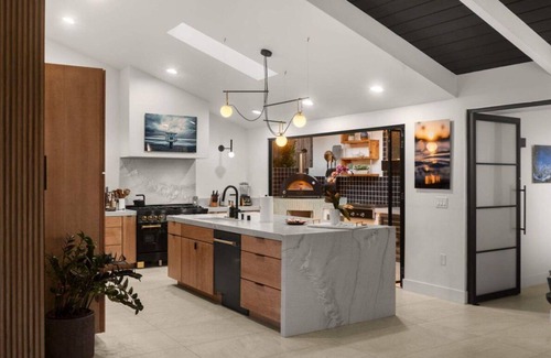 Del Mar Heights Casa | Luxury Poolside Estate Outdoor Living Views 5 Minutes to Beach