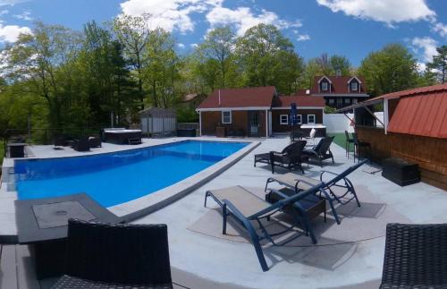 Bucksport Casa | Luxury Poolside Suite with Views + Private Hot Tub