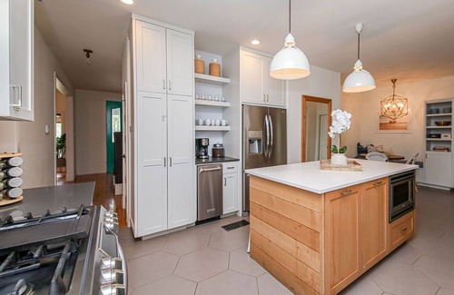 Austin Casa | 7BR Hill Country Oasis - Pool, Hot Tub & Games for Your Ultimate Getaway