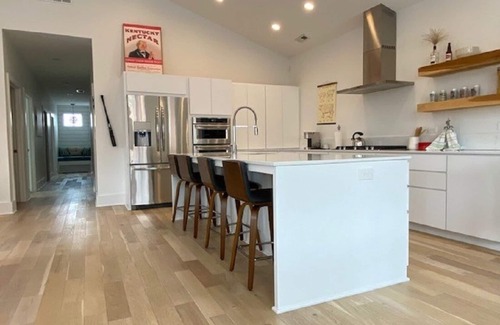 Butchertown Apartamento | Luxury private apartment in downtown Louisville with parking.