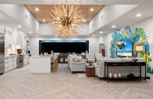 Farmer's Hill Villa | Luxury Private Beachfront Villa w/ Infinity Pool in The Bahamas for 14 people