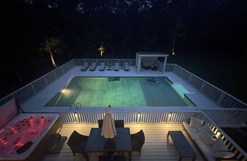 East Hampton Casa | Bicicleta a la playa! Piscina climatizada, jacuzzi, chimenea
