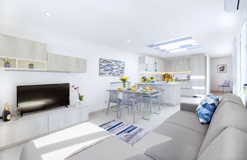 Liparlati Casa | Luxury Private House With Sea View, ideal for families or couples