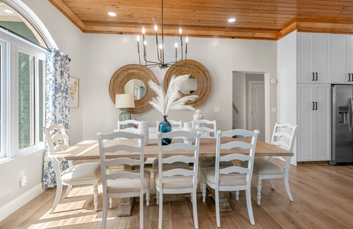 Farmer's Hill Villa | Luxury Private Oceanfront Villa w/ Infinity Pool - Sleeps 6- 12 people