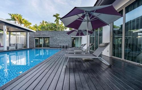 Choeng Thale Villa | Luxury private pool villa resort style near beaches in Laguna
