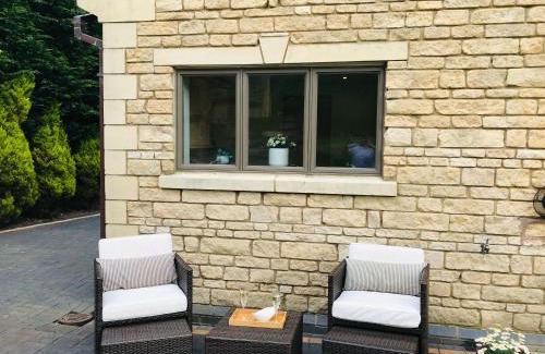 Earlswood Apartamento | Luxury, private, secure self-contained Coach House, near Wythall and close to the NEC