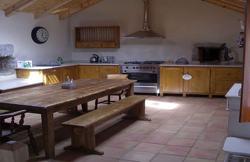 Covelo Villa | Impresionante villa con piscina en una aldea rural en las colinas de Vigo