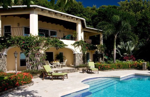 Spring Estate Villa | Villa de lujo de 5 * con piscina privada con vistas impresionantes, ideal para 2 o 4 personas.