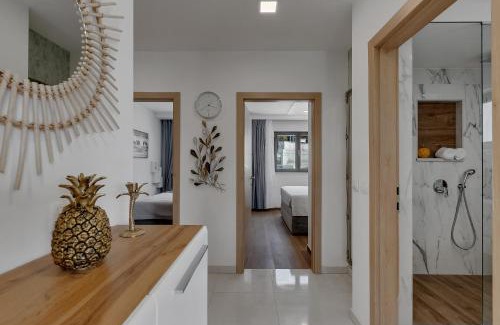 Promajna Apartamento | Luxury Promajna Beach Apartment