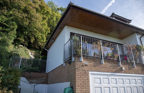 Meliden Casa | Luxury Property with Hot Tub and Fabulous Views of Coast and Mountains.