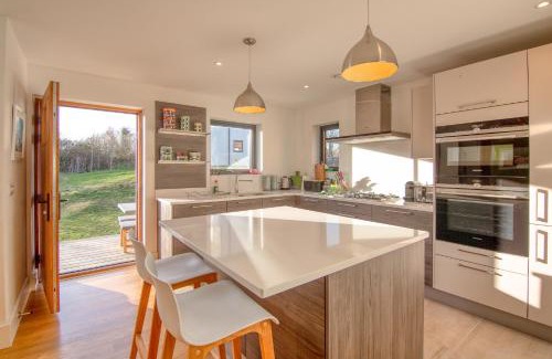 Holworth Casa | Luxury property with spa access on a nature reserve Cheetah Retreat BV18