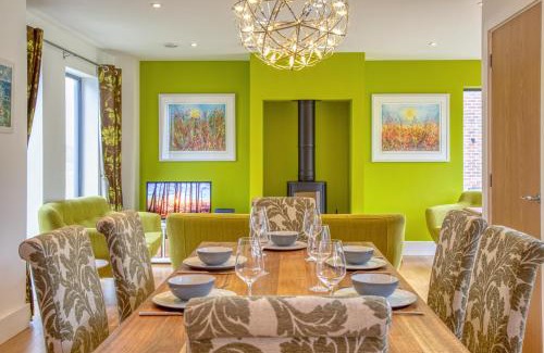 Holworth Casa | Luxury property with spa access on a nature reserve Cheetah Retreat BV18
