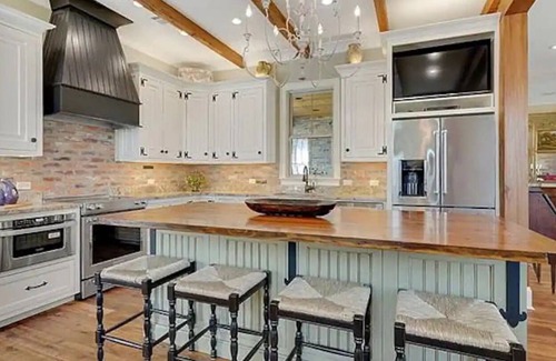 Bush Casa | Luxury Ranch Living on 35 Acres in Covington, LA