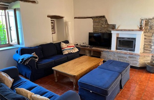 Cavatore Otro | Lujosa casa de campo reformada con piscina panorámica y privada.