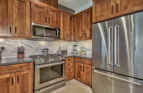 Lakeside Park Condominio | Luxury Residence - Gondola across the Street 2 Bedroom Condo by RedAwning