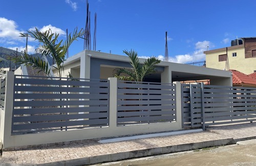 Jarabacoa Casa | Luxury residential home with free parking on site