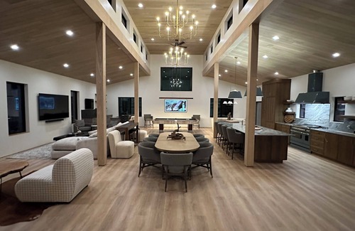 Bandon Casa | Luxury Residential Resort & Spa next to Bandon Dunes Golf Resort. 14 beds, Spa, Sauna, Cold Plunge