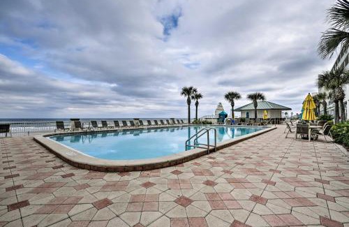 Ortona Park Apartamento | Luxury Resort Condo with Pool Access on Daytona Beach