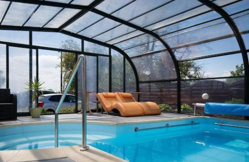 Krynica Morska Apartamento | Luxury Resort Krynica -Apartamenty No 1 with swimming pool