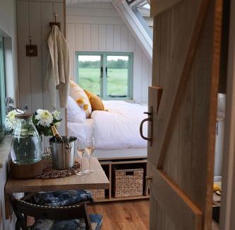 Chessington Casa | Luxury Retreat 30mins Taxi Ride From West London