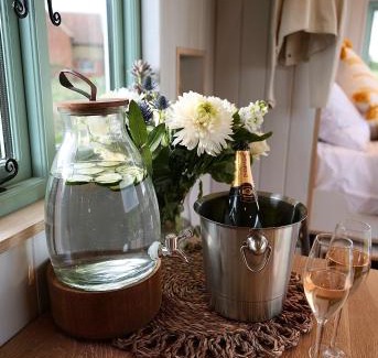 Chessington Casa | Luxury Retreat 30mins Taxi Ride From West London