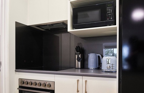 East Perth Apartamento | Luxury Retreat | Central, walk to Optus Stadium
