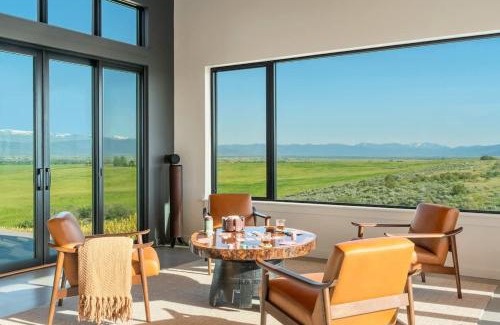 Tetonia Casa | Luxury Retreat Epic Views & Hot Tub