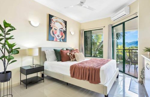 Cairns North Apartamento | Luxury Retreat in Cairns with Pool